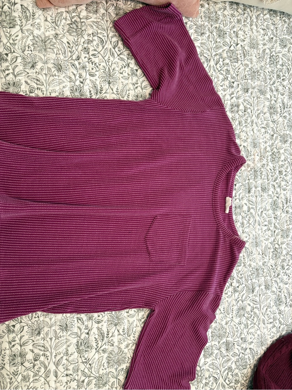 ANDREE BY UNIT Ribbed Long-Sleeve Knit Dress in Plum